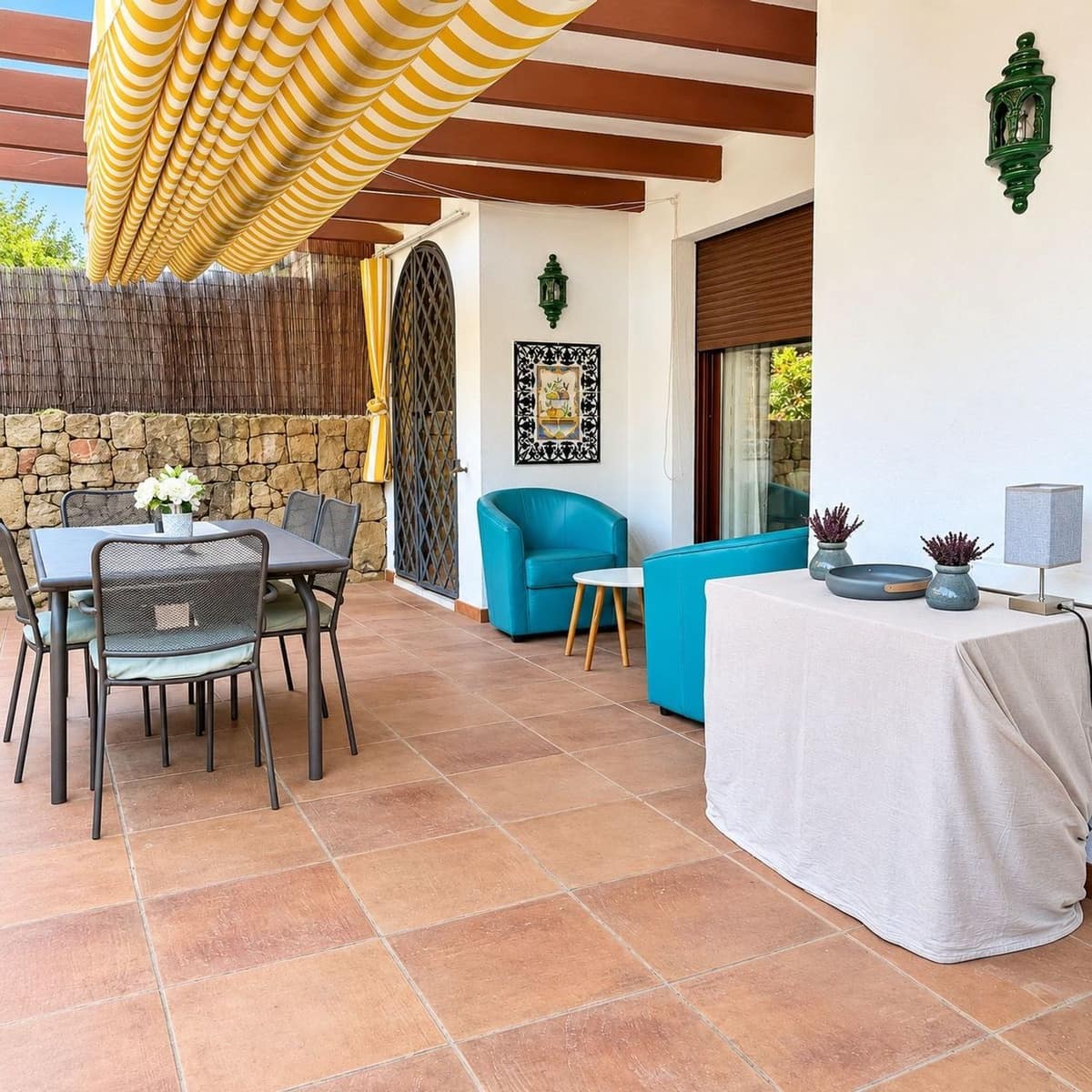 2 soverom Leilighet til salgs i Marbella med svømmebasseng garasje - € 450 000 (Ref: 10182366)