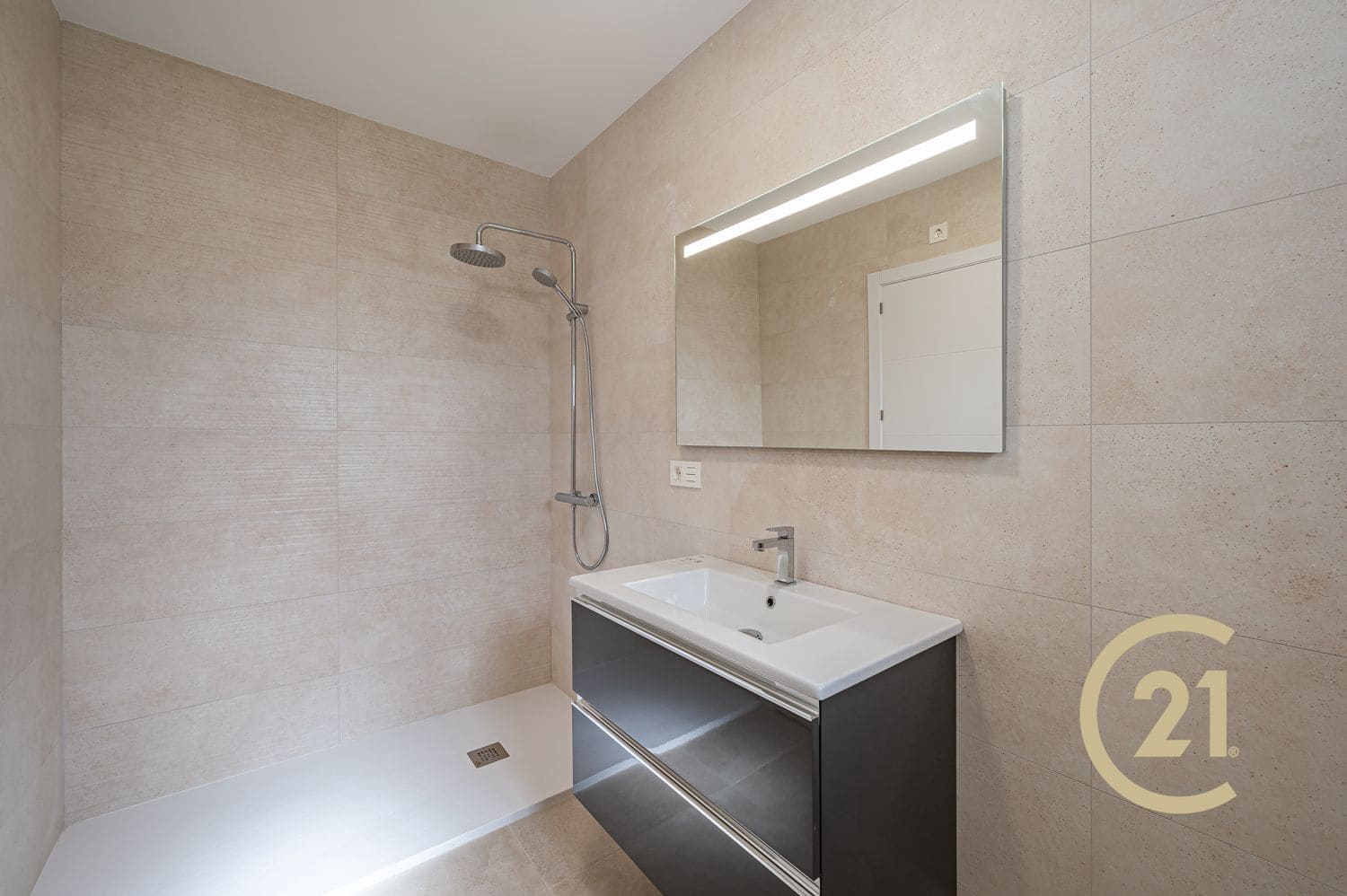 3 soveværelse Finca/Landehus til salg i Vinuela med garage - € 315.000 (Ref: 7711531)