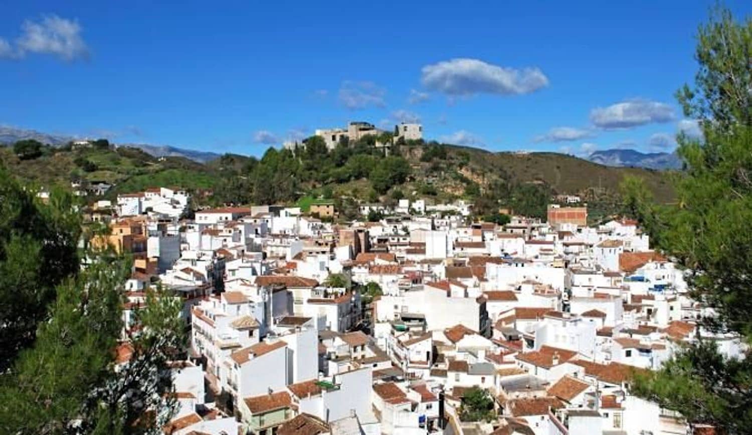 8 soveværelse Finca/Landehus til salg i Monda med swimmingpool garage - € 429.990 (Ref: 8247423)