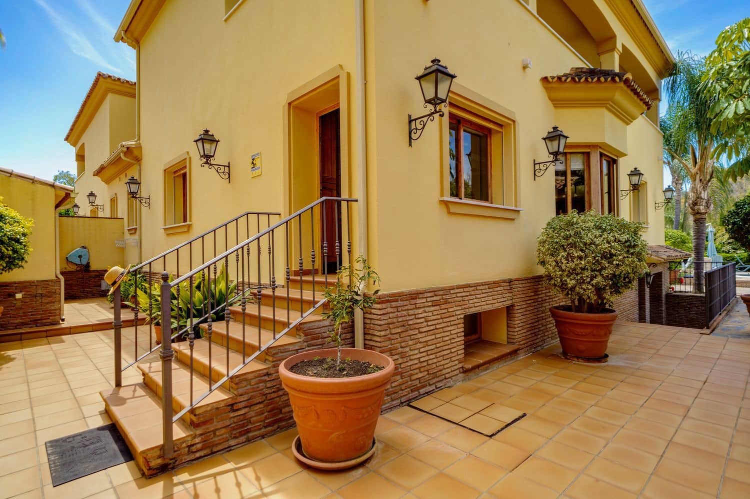 10 soverom Villa til salgs i La Quinta med svømmebasseng garasje - € 3 950 000 (Ref: 8267934)