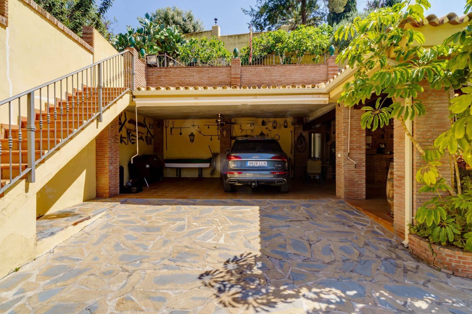 10 soverom Villa til salgs i La Quinta med svømmebasseng garasje - € 3 950 000 (Ref: 8267934)