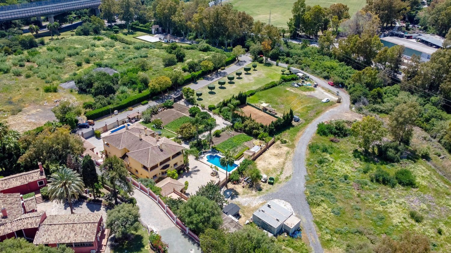 10 soverom Villa til salgs i La Quinta med svømmebasseng garasje - € 3 950 000 (Ref: 8267934)