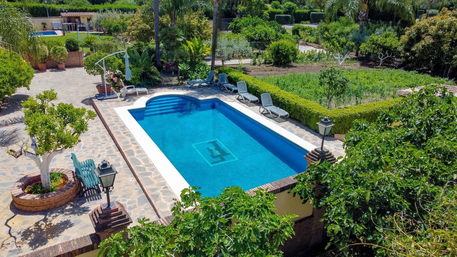 10 soverom Villa til salgs i La Quinta med svømmebasseng garasje - € 3 950 000 (Ref: 8267934)