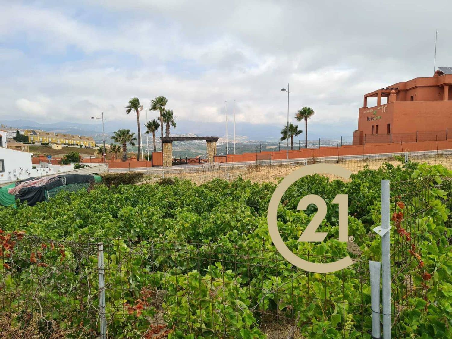 Grunde uden byggetilladelser til salg i Manilva - € 330.000 (Ref: 8432364)