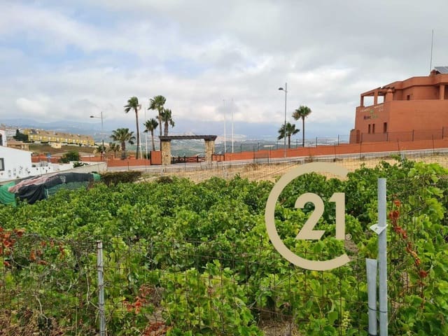 Grunde uden byggetilladelser til salg i Manilva Pueblo, Manilva - € 330.000 (Ref: 8432364)