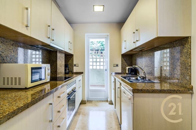 3 Zimmer Apartment zu verkaufen in El Paraiso, Estepona mit Pool Garage - 395.000 € (Ref: 8869137)