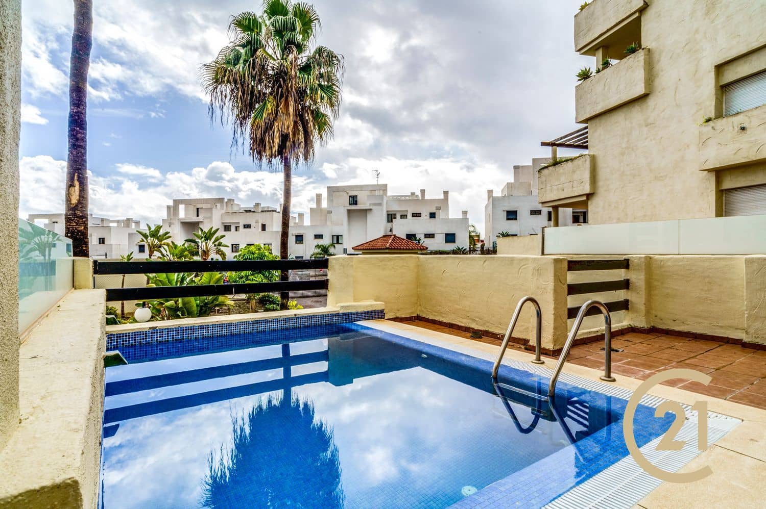 3 soveværelse Lejlighed til salg i El Paraiso med swimmingpool garage - € 395.000 (Ref: 8869137)