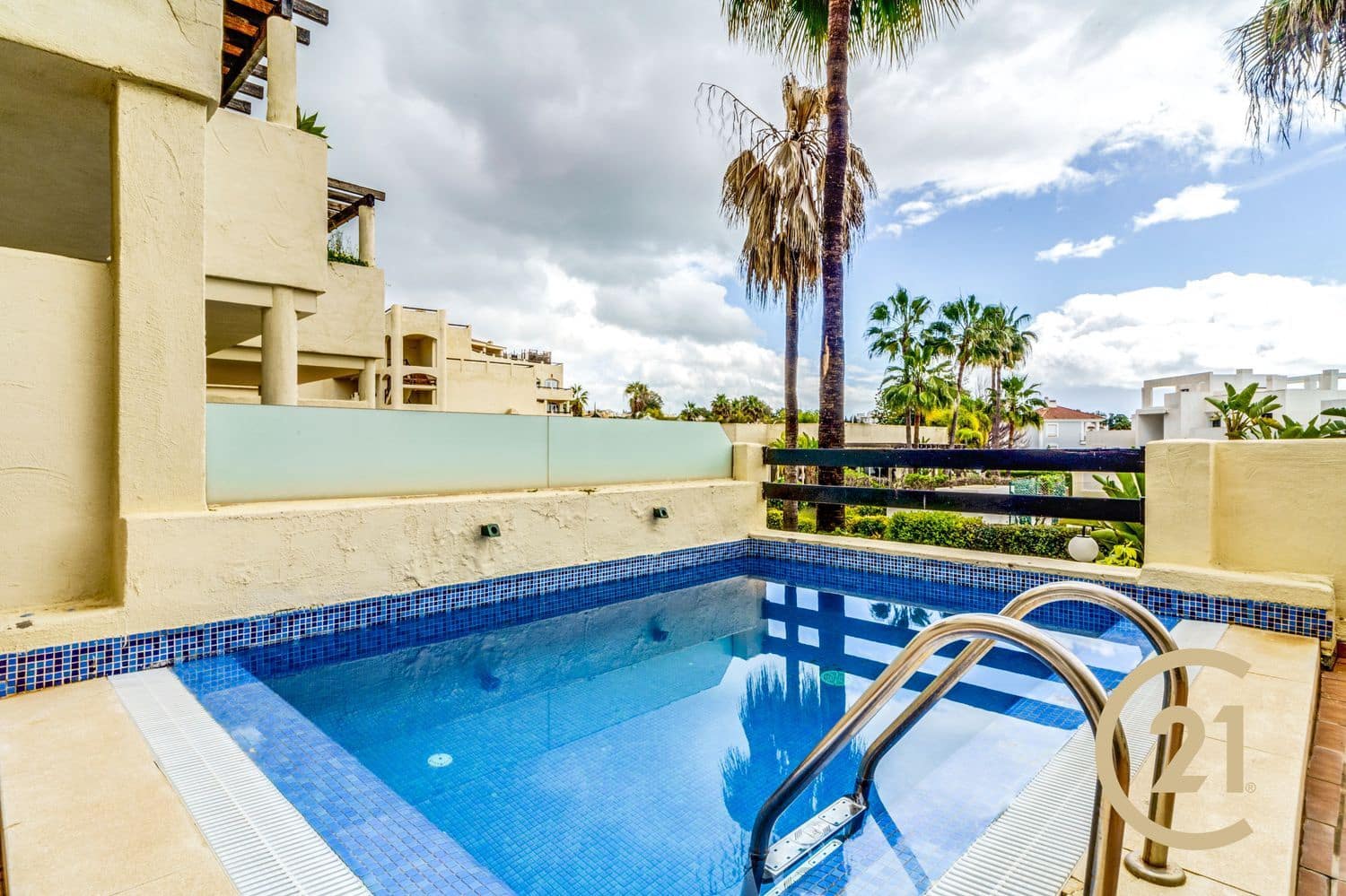 3 soveværelse Lejlighed til salg i El Paraiso med swimmingpool garage - € 395.000 (Ref: 8869137)