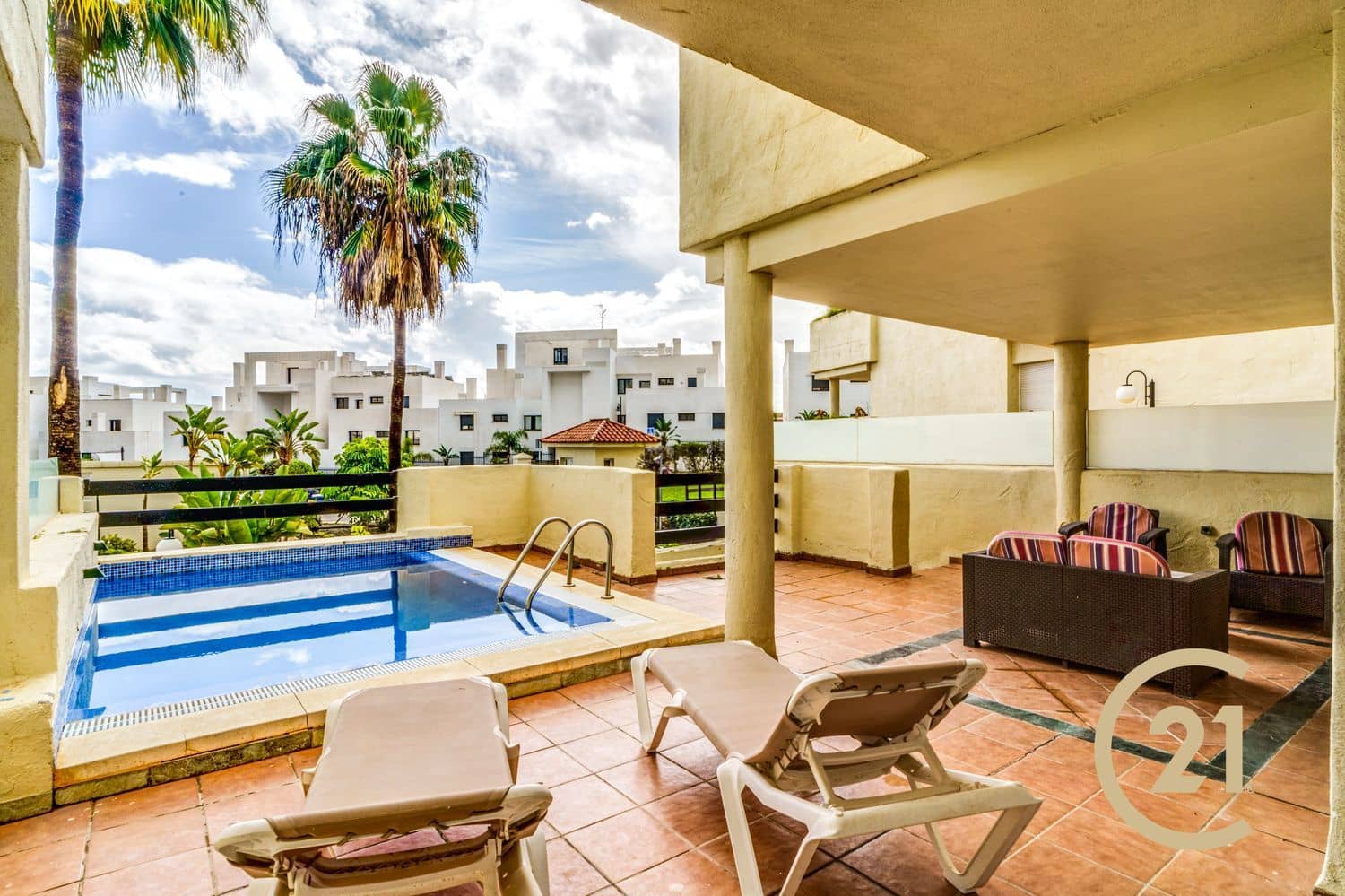 3 soveværelse Lejlighed til salg i El Paraiso med swimmingpool garage - € 395.000 (Ref: 8869137)