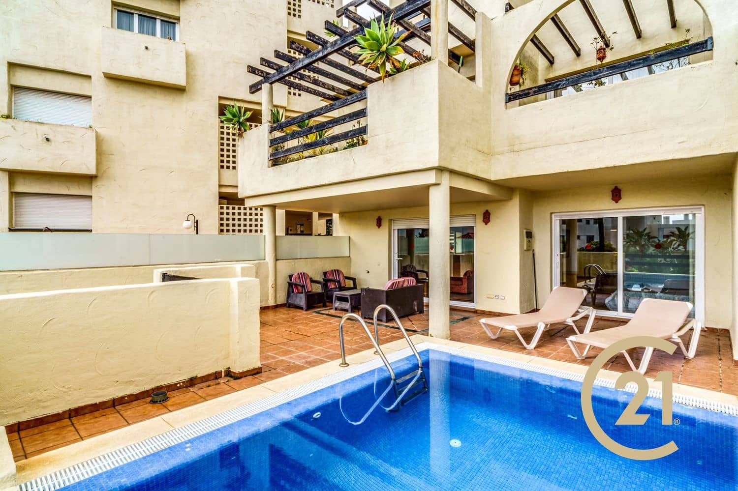 3 soveværelse Lejlighed til salg i El Paraiso med swimmingpool garage - € 395.000 (Ref: 8869137)