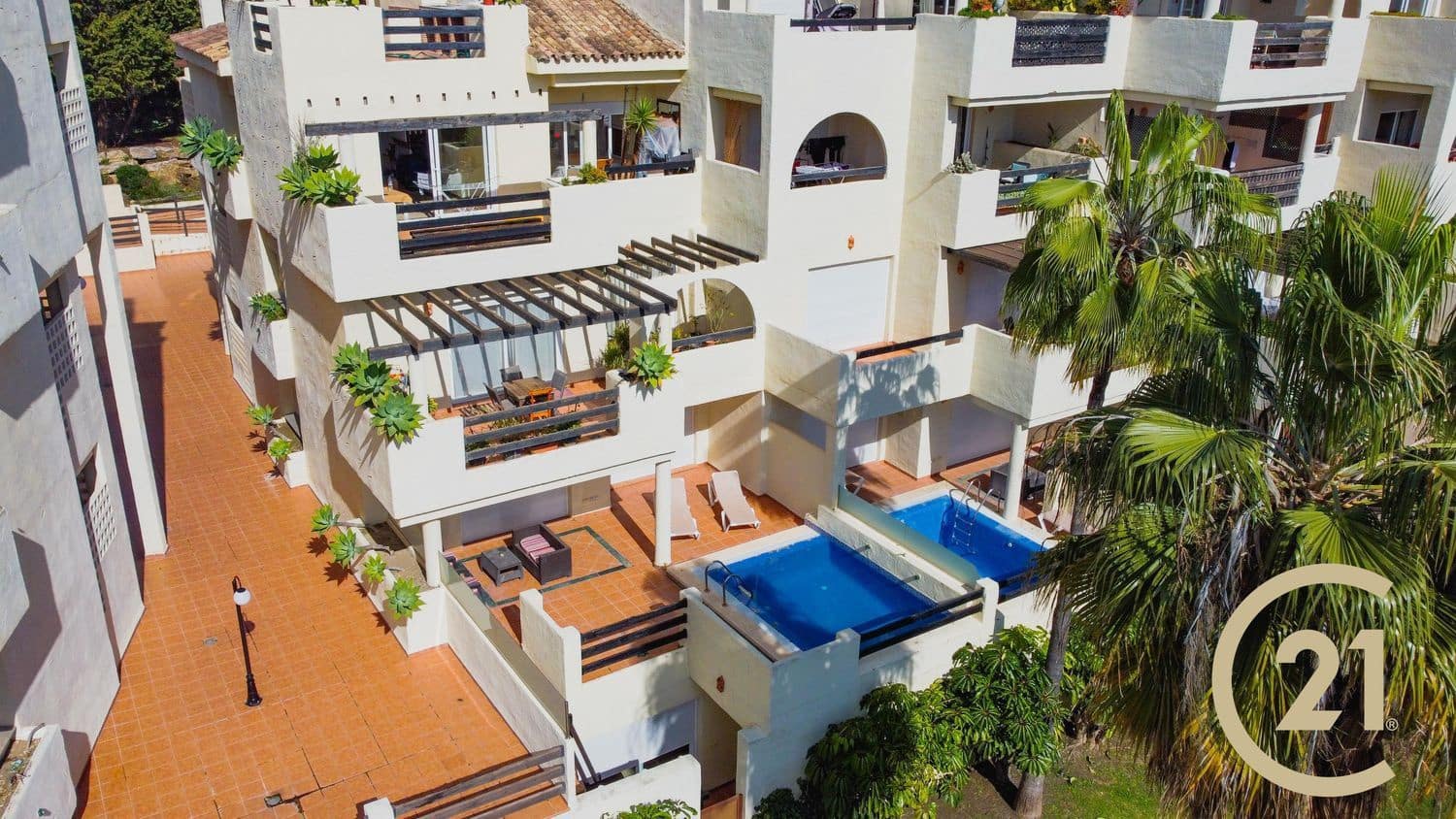 3 soveværelse Lejlighed til salg i El Paraiso med swimmingpool garage - € 395.000 (Ref: 8869137)