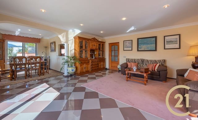 4 quarto Casa em Banda para venda em San Pedro de Alcántara Pueblo, Marbella com garagem - 637 000 € (Ref: 8910882)