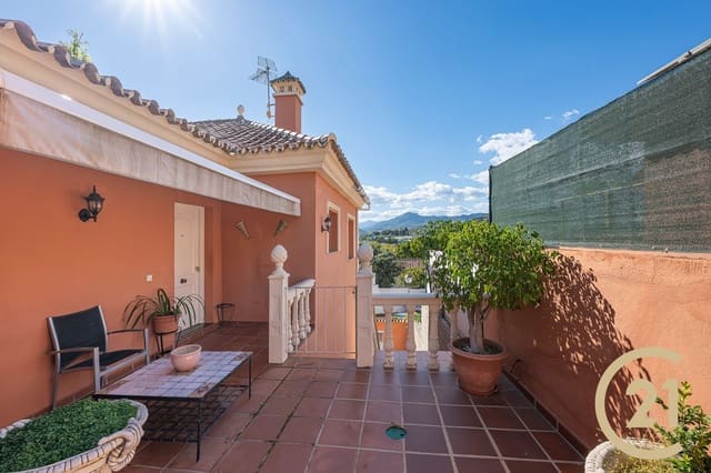 4 quarto Casa em Banda para venda em San Pedro de Alcántara Pueblo, Marbella com garagem - 637 000 € (Ref: 8910882)