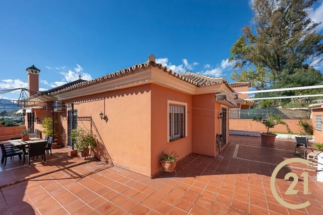 4 quarto Casa em Banda para venda em San Pedro de Alcántara Pueblo, Marbella com garagem - 637 000 € (Ref: 8910882)