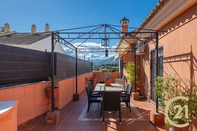 4 quarto Casa em Banda para venda em San Pedro de Alcántara Pueblo, Marbella com garagem - 637 000 € (Ref: 8910882)