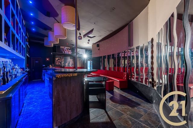 Ristorante/Bar da affittare in Playa Bajadilla - Puertos, Marbella - 3.388 € (Rif: 8928459)