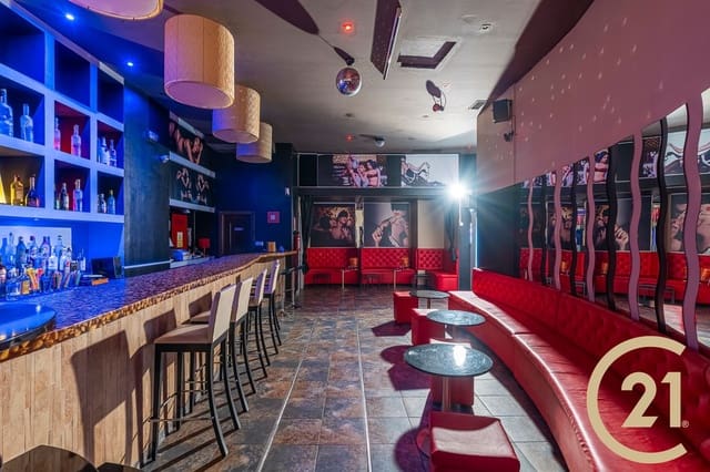 Ristorante/Bar da affittare in Playa Bajadilla - Puertos, Marbella - 3.388 € (Rif: 8928459)