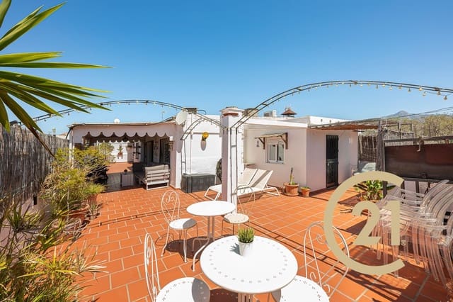 6 makuuhuone Huoneisto myytävänä paikassa San Pedro de Alcántara Pueblo, Marbella mukana 
autotalli - 545 000 € (Ref: 8967934)