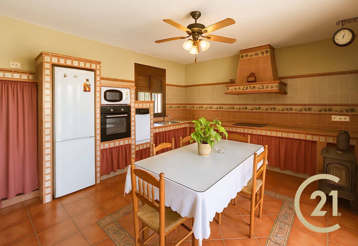 4 soveværelse Finca/Landehus til salg i Arriate med swimmingpool garage - € 295.000 (Ref: 9022733)