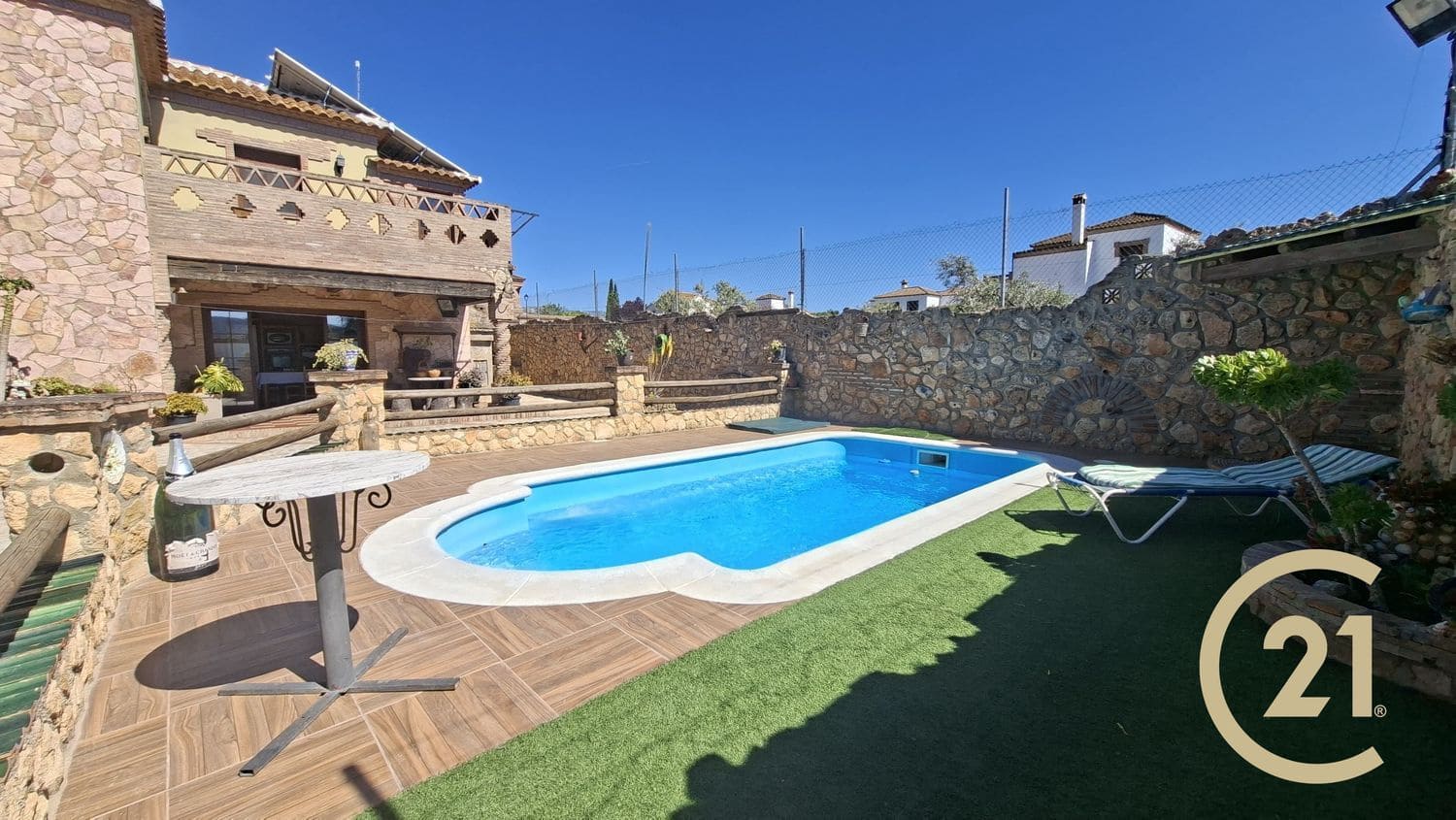 4 soveværelse Finca/Landehus til salg i Arriate med swimmingpool garage - € 295.000 (Ref: 9022733)