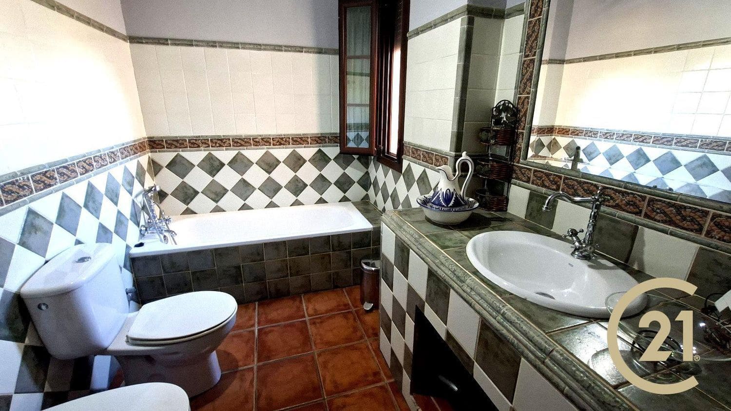 4 soveværelse Finca/Landehus til salg i Arriate med swimmingpool garage - € 295.000 (Ref: 9022733)