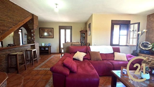 4 soveværelse Finca/Landehus til salg i Arriate med swimmingpool garage - € 295.000 (Ref: 9022733)