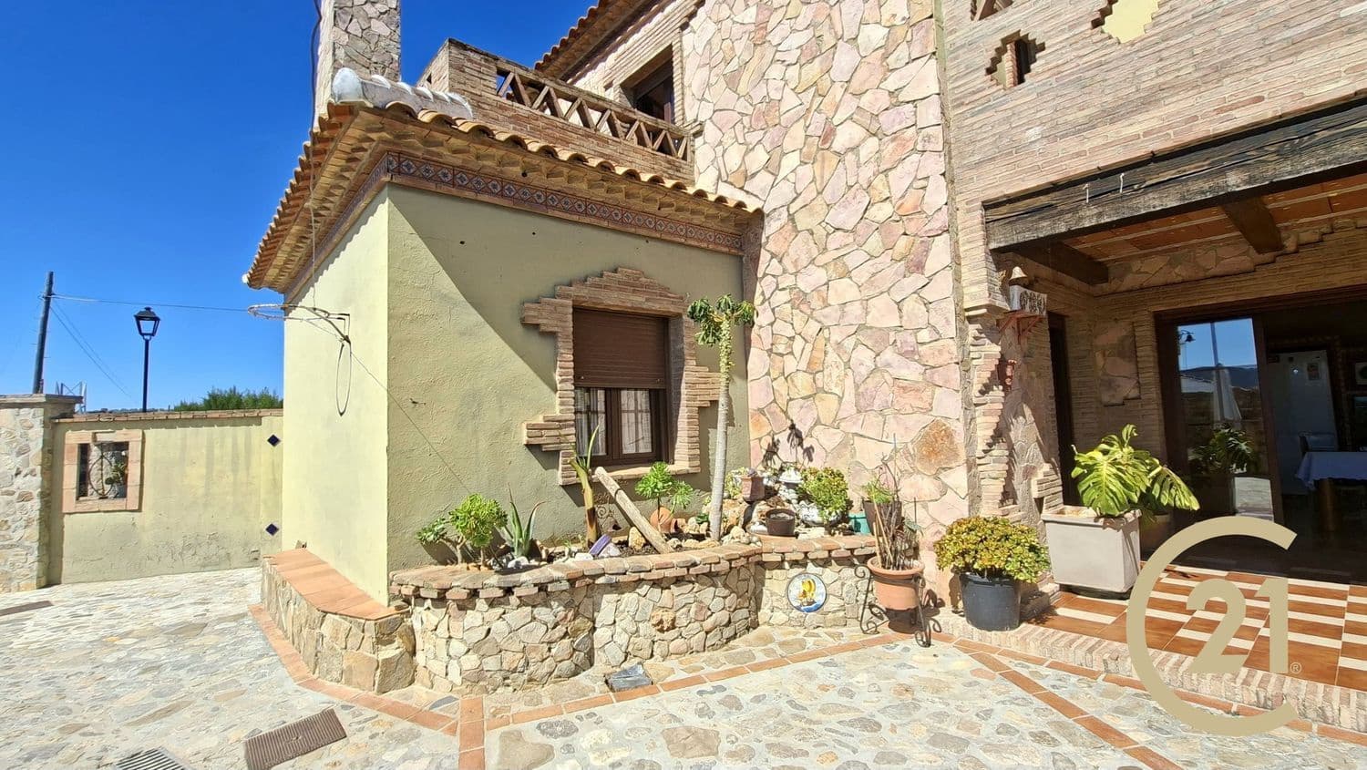 4 soveværelse Finca/Landehus til salg i Arriate med swimmingpool garage - € 295.000 (Ref: 9022733)