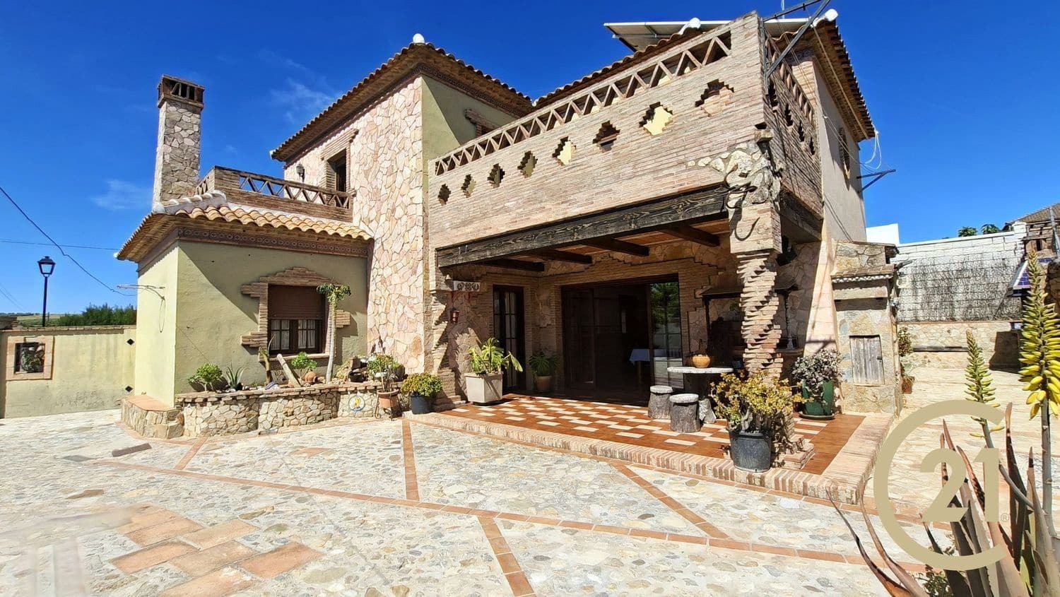 4 soveværelse Finca/Landehus til salg i Arriate med swimmingpool garage - € 295.000 (Ref: 9022733)