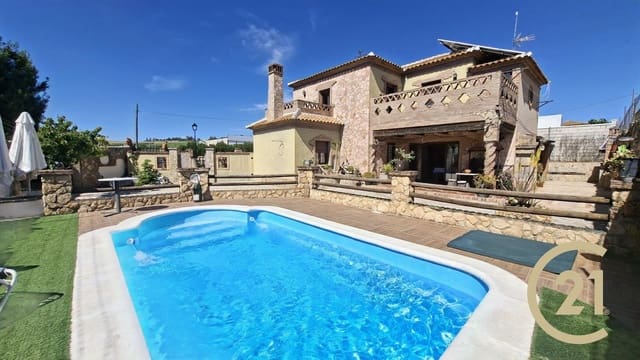 4 soveværelse Finca/Landehus til salg i Arriate med swimmingpool garage - € 295.000 (Ref: 9022733)