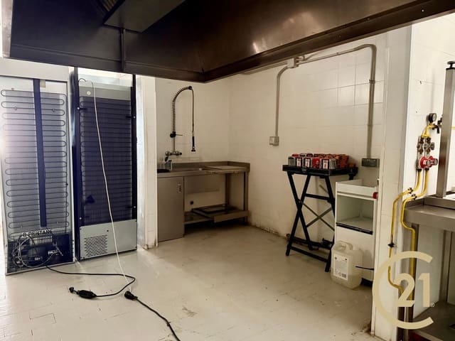 Local Comercial en Zona Miraflores, Marbella en alquiler - 2.500 € (Ref: 9029205)