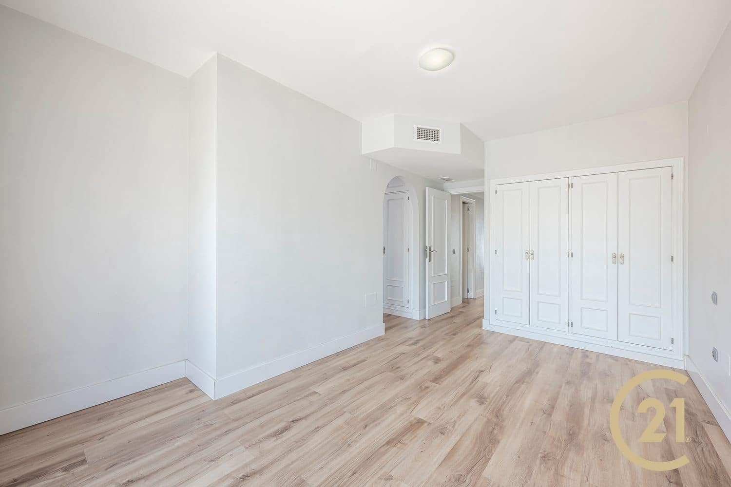 4 quarto Casa em Banda para venda em Marbella com piscina garagem - 870 000 € (Ref: 9088384)