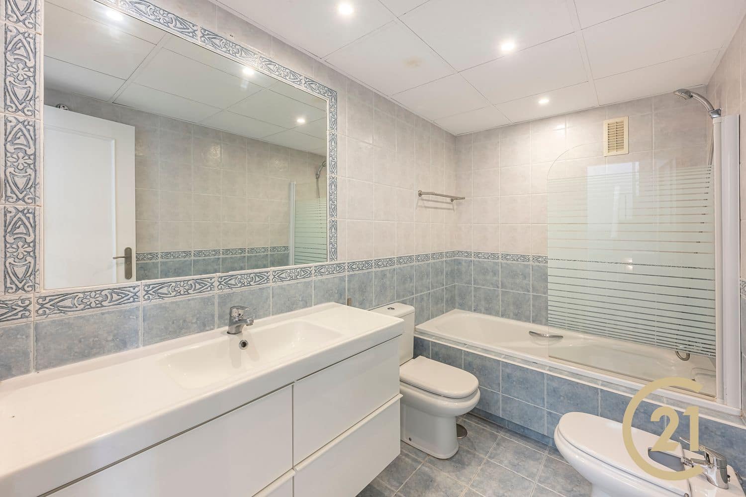 4 quarto Casa em Banda para venda em Marbella com piscina garagem - 870 000 € (Ref: 9088384)