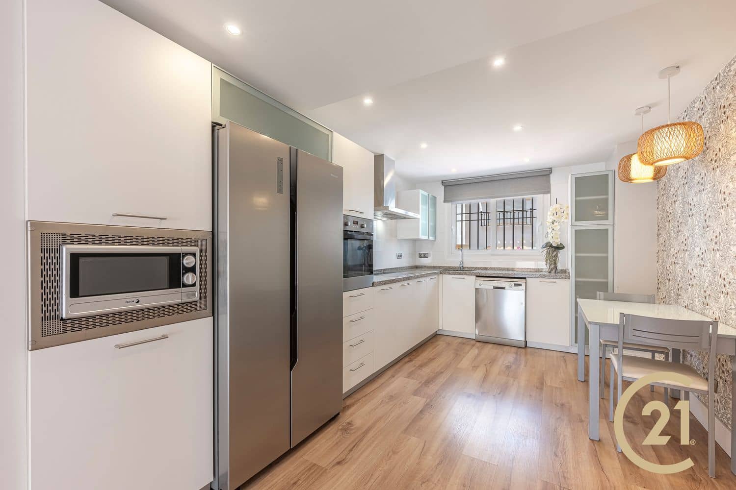 4 quarto Casa em Banda para venda em Marbella com piscina garagem - 870 000 € (Ref: 9088384)