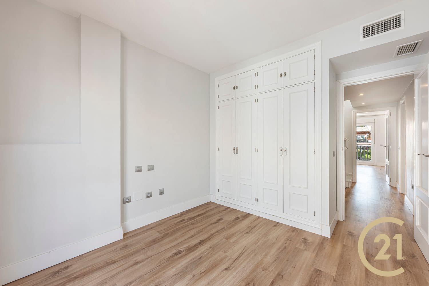 4 quarto Casa em Banda para venda em Marbella com piscina garagem - 870 000 € (Ref: 9088384)