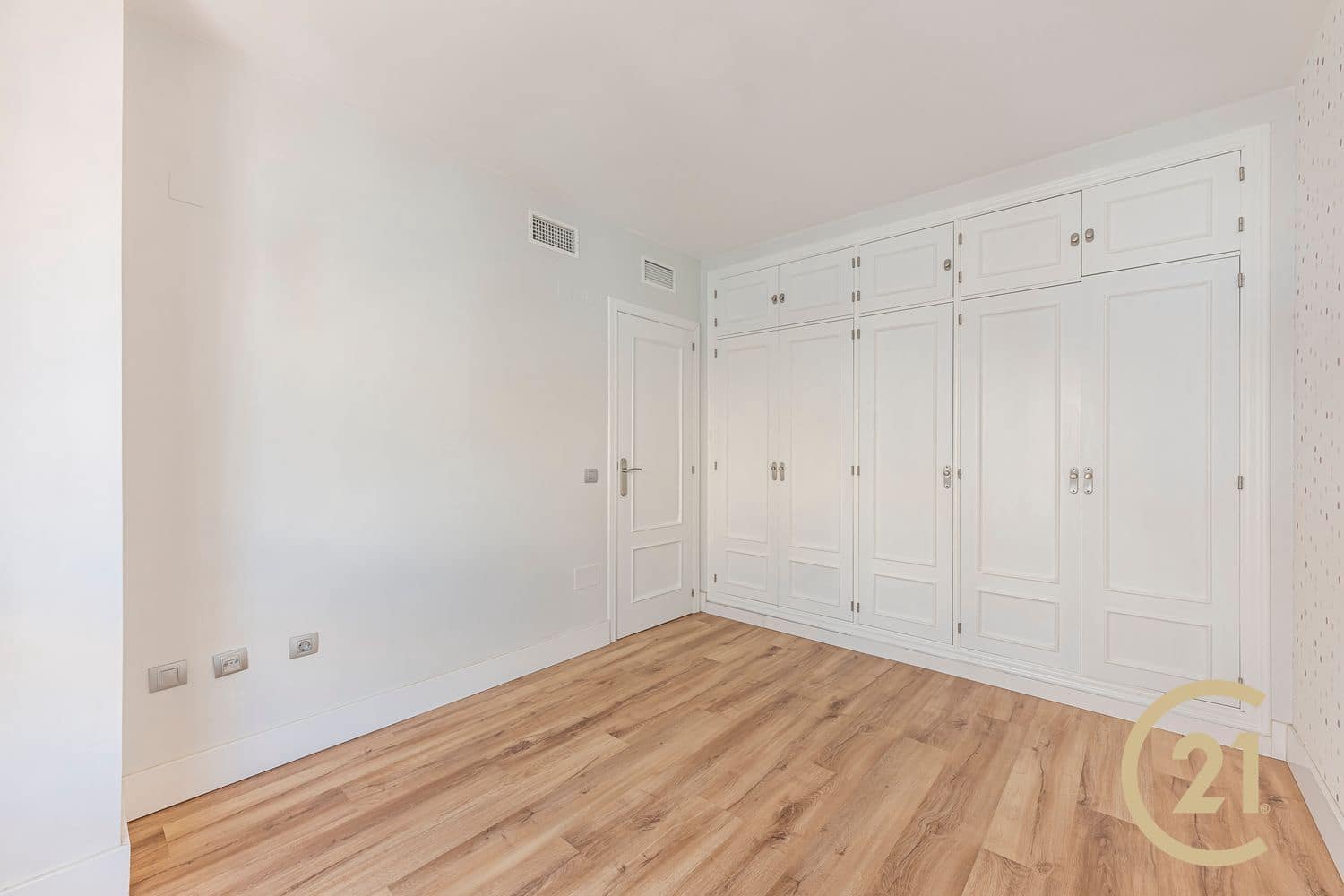 4 quarto Casa em Banda para venda em Marbella com piscina garagem - 870 000 € (Ref: 9088384)