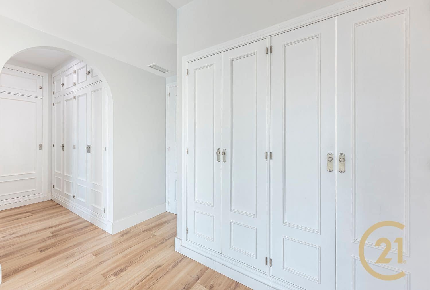 4 quarto Casa em Banda para venda em Marbella com piscina garagem - 870 000 € (Ref: 9088384)