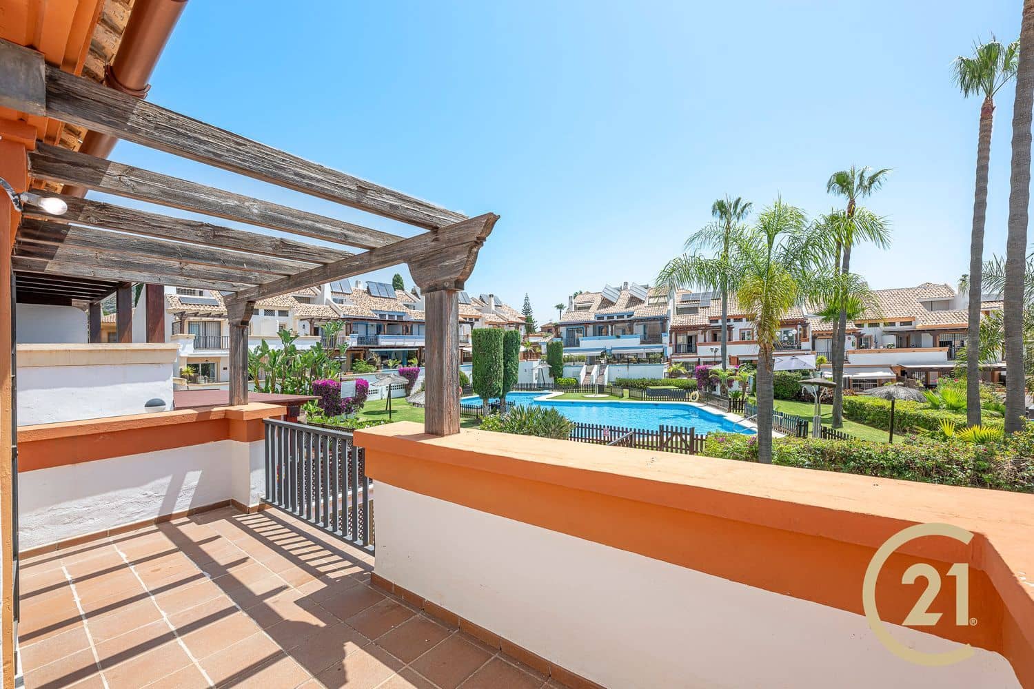 4 quarto Casa em Banda para venda em Marbella com piscina garagem - 870 000 € (Ref: 9088384)