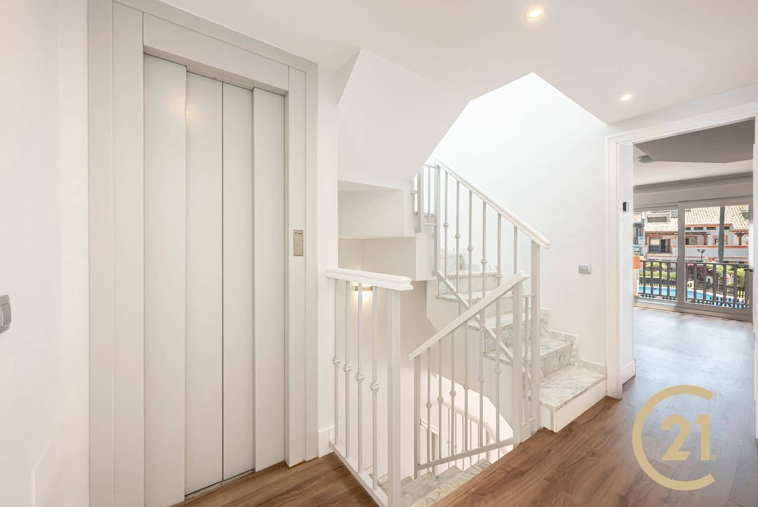 4 quarto Casa em Banda para venda em Marbella com piscina garagem - 870 000 € (Ref: 9088384)