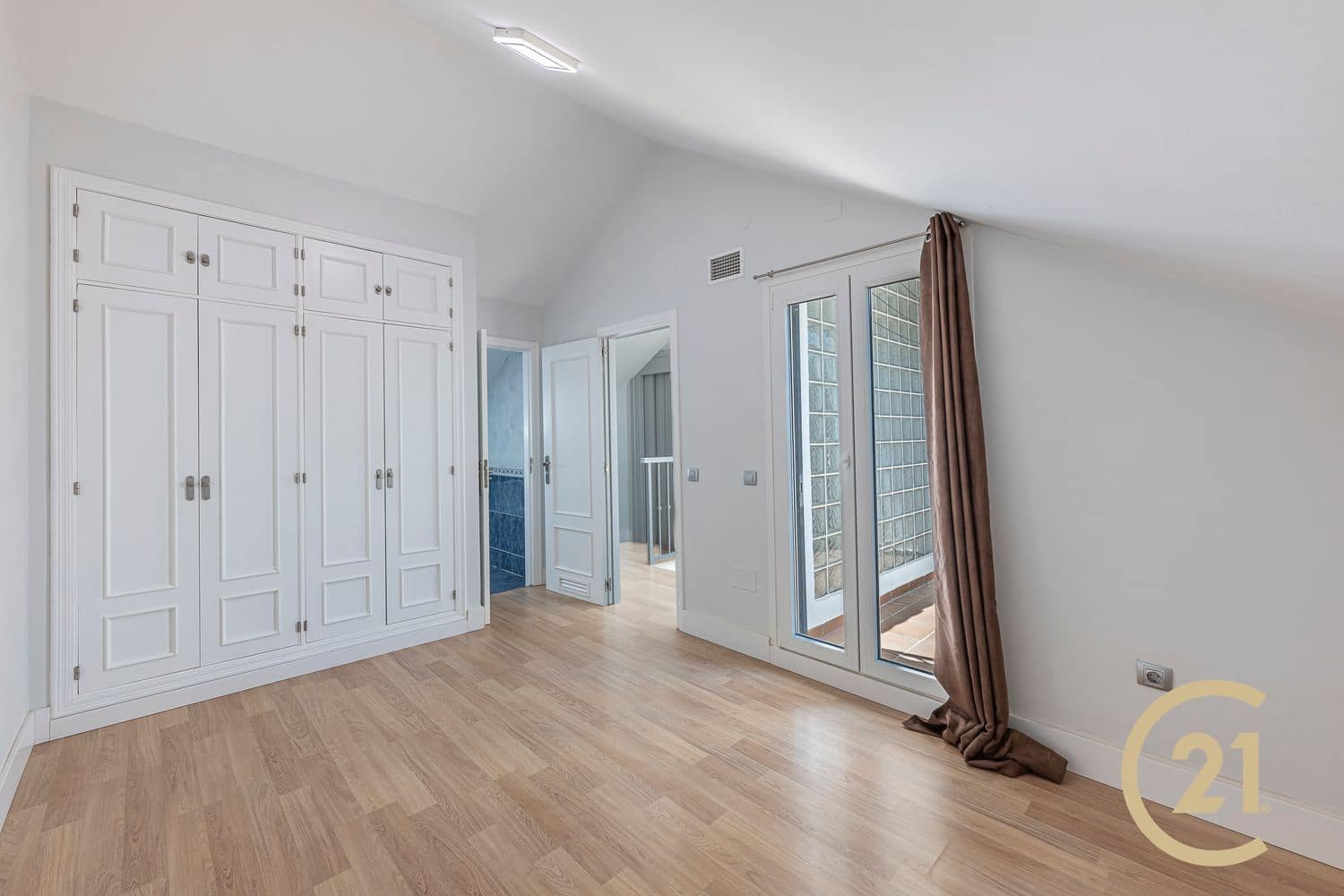 4 quarto Casa em Banda para venda em Marbella com piscina garagem - 870 000 € (Ref: 9088384)