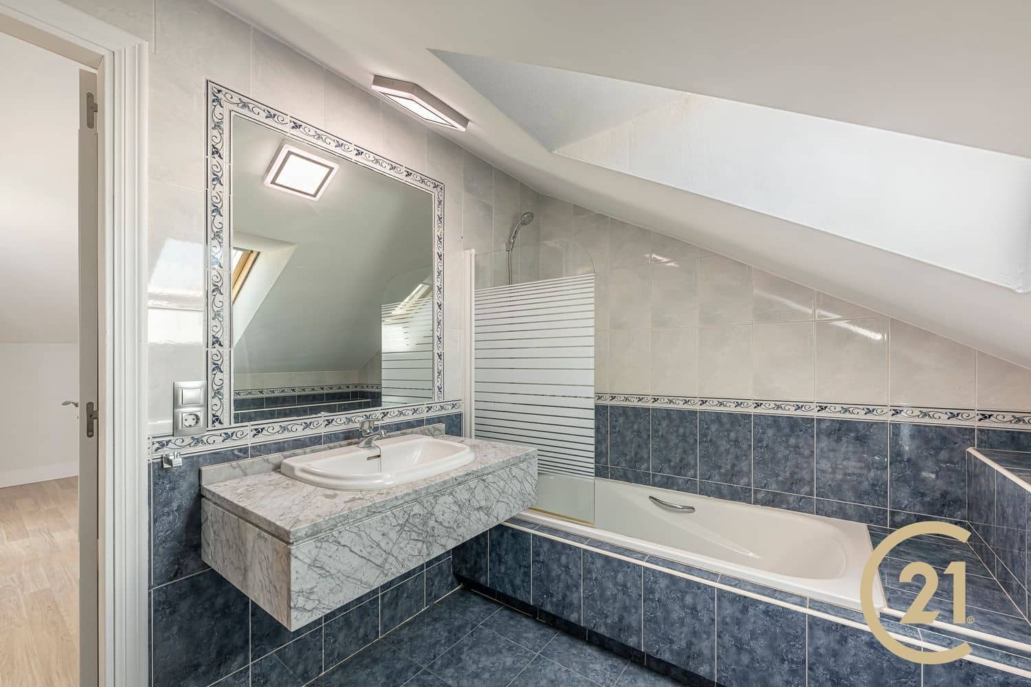 4 quarto Casa em Banda para venda em Marbella com piscina garagem - 870 000 € (Ref: 9088384)