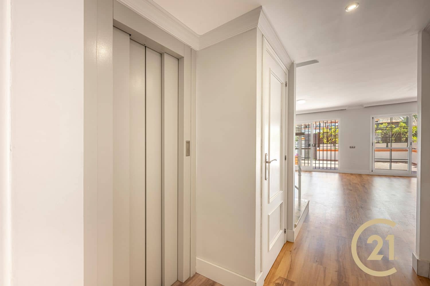 4 quarto Casa em Banda para venda em Marbella com piscina garagem - 870 000 € (Ref: 9088384)