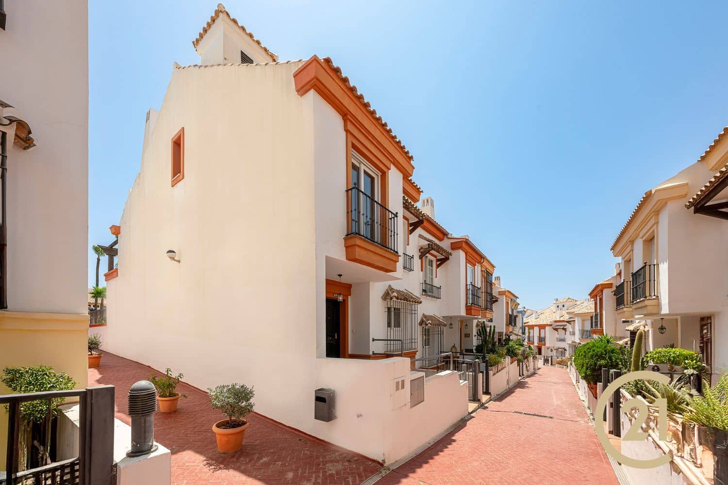 4 quarto Casa em Banda para venda em Marbella com piscina garagem - 870 000 € (Ref: 9088384)