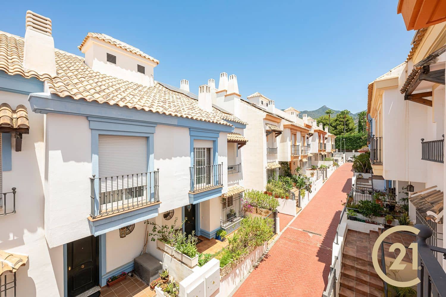 4 quarto Casa em Banda para venda em Marbella com piscina garagem - 870 000 € (Ref: 9088384)