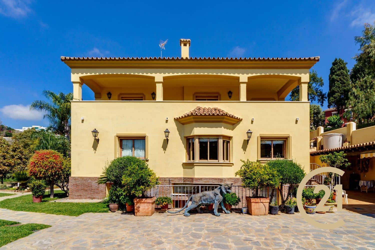 5 quarto Casa em Banda para venda em La Quinta com piscina garagem - 1 980 000 € (Ref: 9106341)