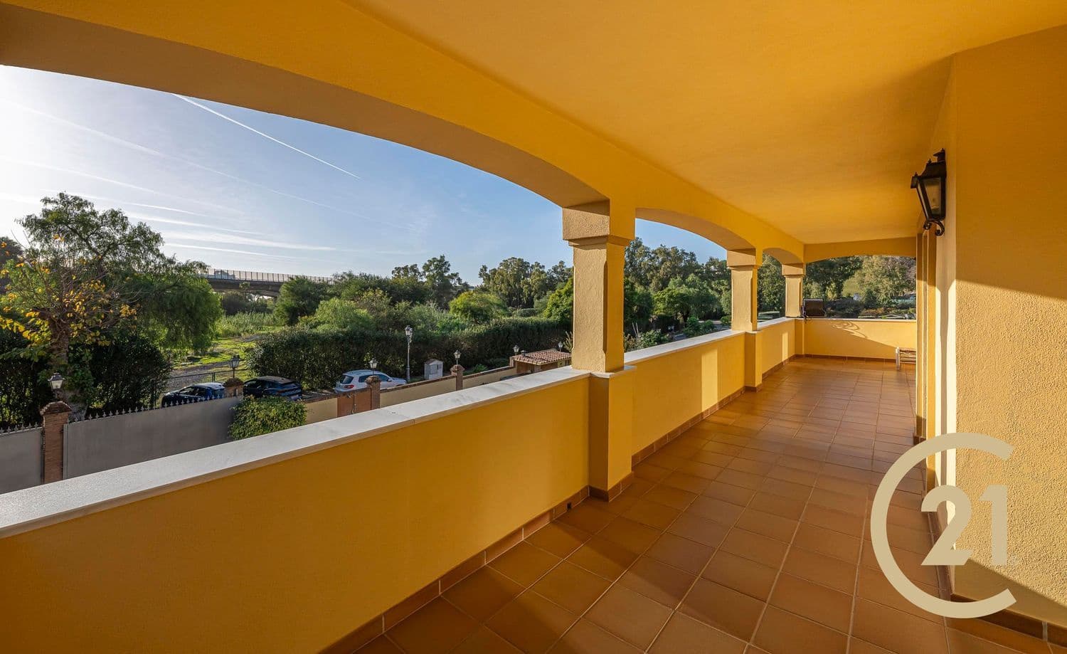 5 slaapkamer Huis te koop in La Quinta met zwembad garage - € 1.980.000 (Ref: 9106341)