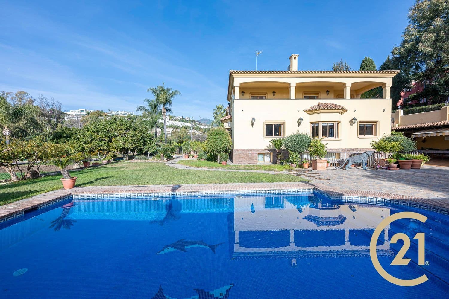 5 slaapkamer Huis te koop in La Quinta met zwembad garage - € 1.980.000 (Ref: 9106341)