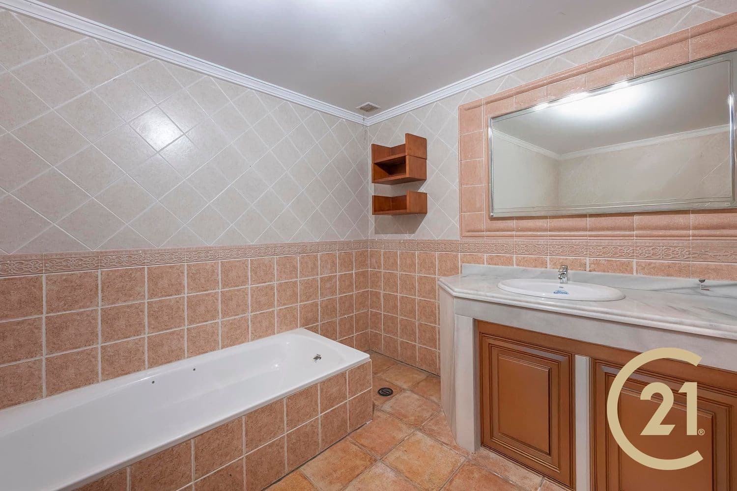 5 slaapkamer Huis te koop in La Quinta met zwembad garage - € 1.980.000 (Ref: 9106341)