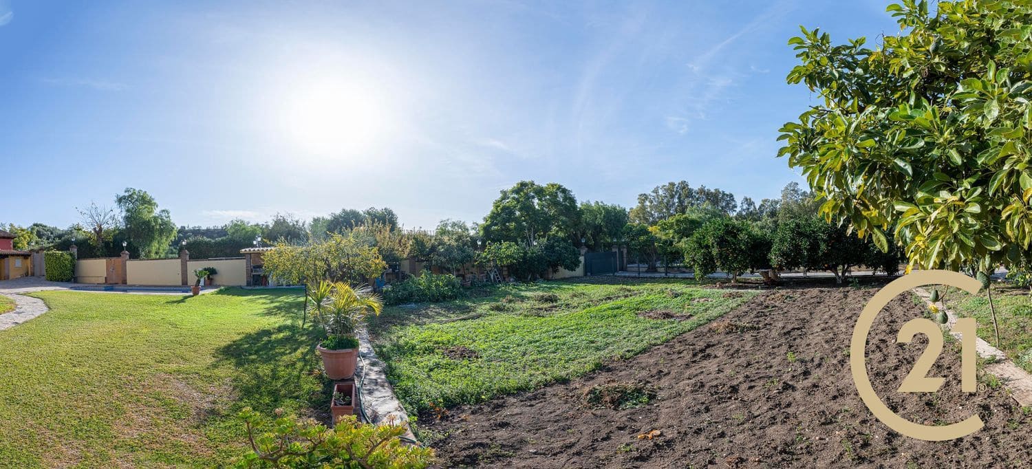 5 slaapkamer Huis te koop in La Quinta met zwembad garage - € 1.980.000 (Ref: 9106341)