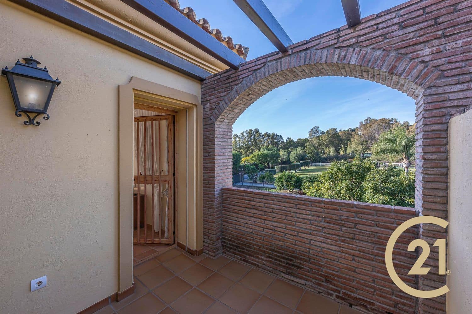 5 slaapkamer Huis te koop in La Quinta met zwembad garage - € 1.980.000 (Ref: 9106341)