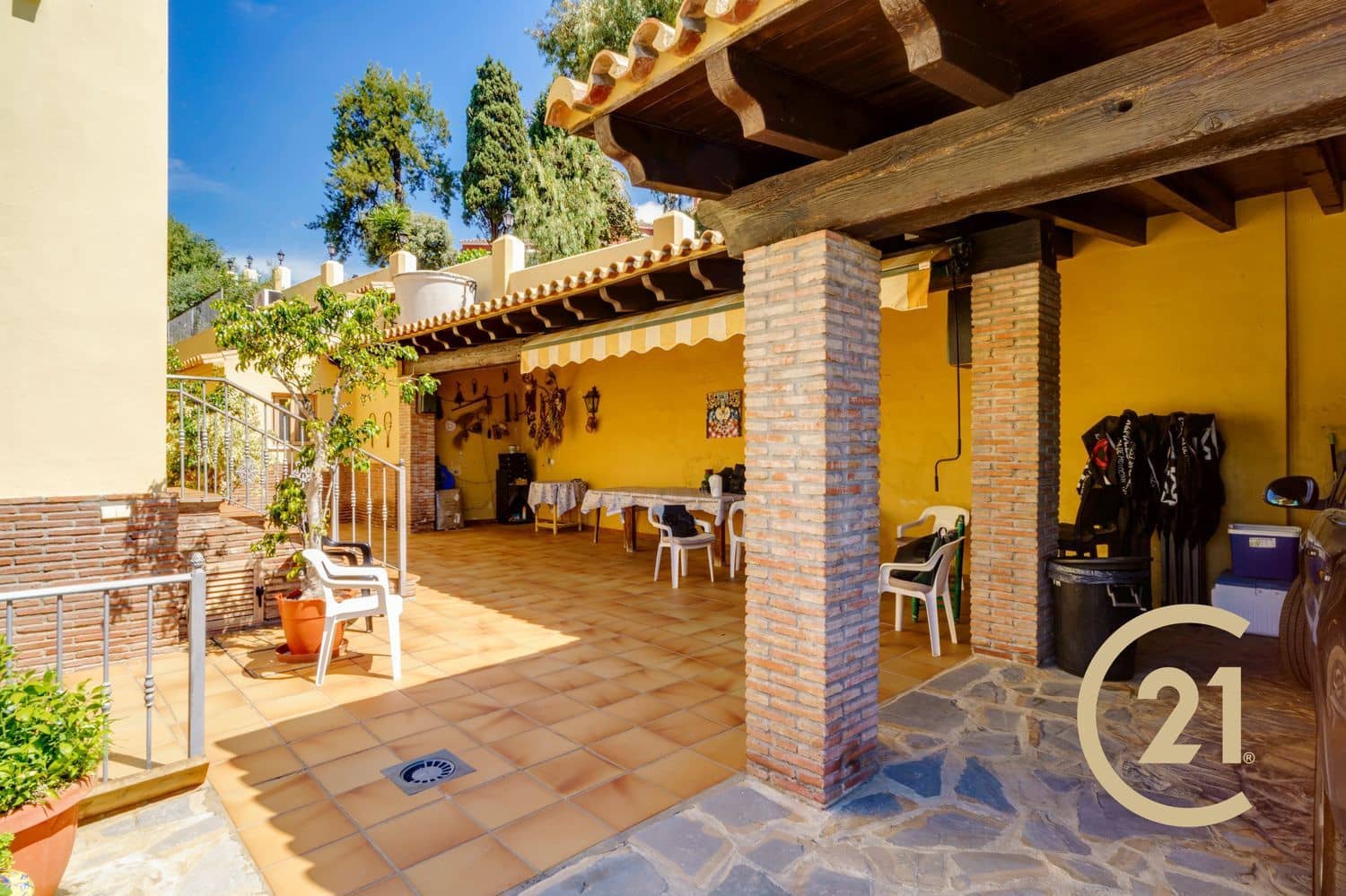 5 slaapkamer Huis te koop in La Quinta met zwembad garage - € 1.980.000 (Ref: 9106341)